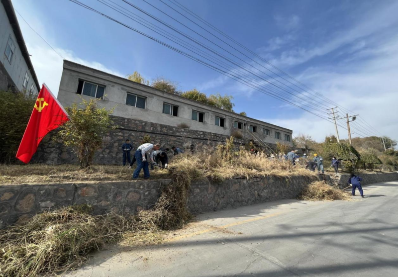 有工投黨員干部、團(tuán)員青年的耕耘那處便是公司最美麗的一角-----物產(chǎn)工投公司開(kāi)展環(huán)境專(zhuān)項(xiàng)整治主題黨日、團(tuán)日活動(dòng)